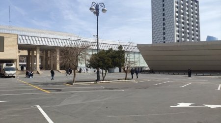 Sürücülərin NƏZƏRİNƏ: Dəmiryolu Vağzalında parklanma xidməti dayandırılır