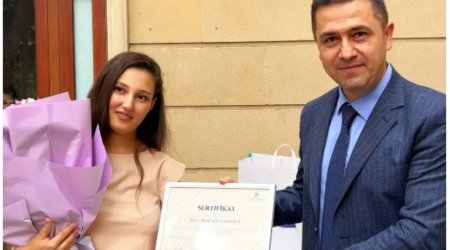 Bakı metrosunun “ən gənc sərnişini”nə xüsusi sertifikat təqdim olunub