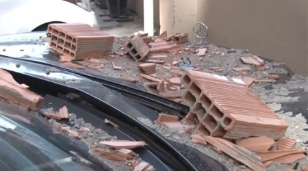 Maşınını binanın yanında saxladı, başına iş gəldi - Video