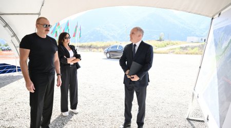 Prezident və xanımı Kəlbəcərdə 4-cü yaşayış kompleksinin təməlqoyma mərasimində - FOTO/VİDEO