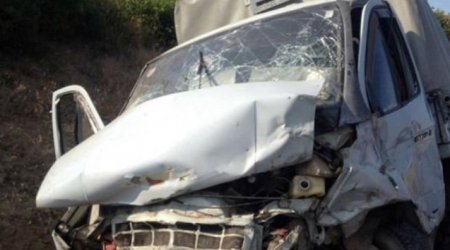 Lənkəranda ağır QƏZA: Sürücü avtomobildə sıxılıb qaldı