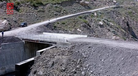 Ötən il selin dağıtdığı Əlik körpüsünün yerinə yenisi İNŞA OLUNDU – FOTO