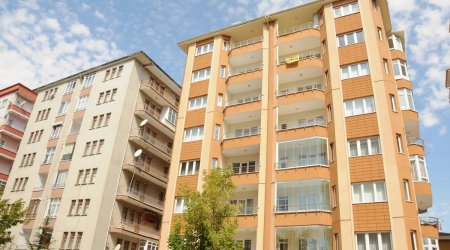 Birinci yarımildə Azərbaycanda tikilən evlərin SAYI