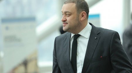 Gürcüstanda deputat sərxoş halda tədbirə gəldi – ANBAAN VİDEO