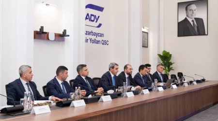 ADY-də ABŞ-nin biznes nümayəndə heyəti ilə görüş keçirilib – FOTO