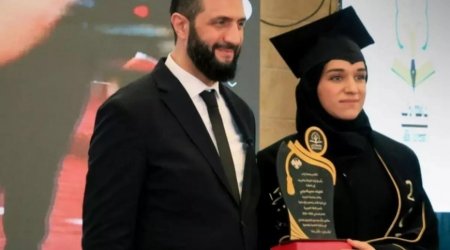 Suriya Prezidenti diplomu həyat yoldaşına özü təqdim etdi