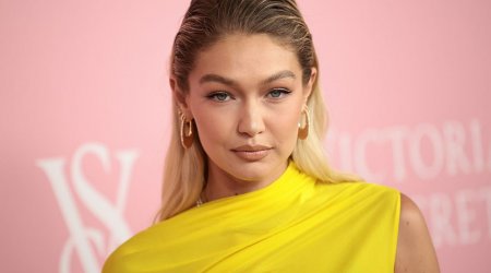 Cici Hadid mini-kombinezonla fiqurasını nümayiş etdirdi - FOTO