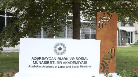 Azərbaycan Əmək və Sosial Münasibətlər Akademiyasında Bilik Günü münasibətilə tədbir keçirildi - FOTO