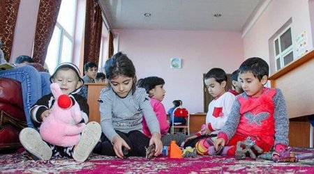 Məktəb yaşında, amma təhsildən uzaq - Sənədsiz uşaqların ACI TALEYİ