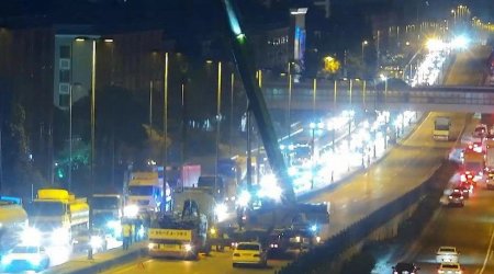 Nərimanovda TIXAC VAR: Yük maşını yolda qalıb - FOTO