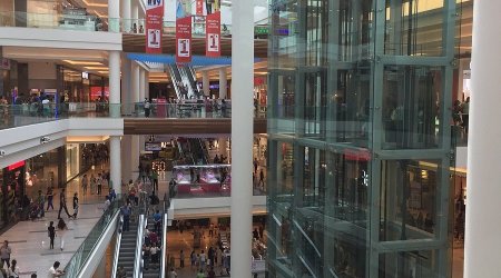 “Gənclik Mall”da həyəcan siqnalı verildi, vətəndaşlar təxliyə edilir - VİDEO