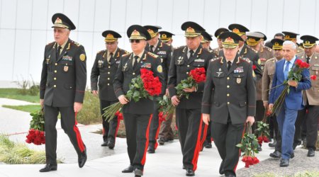 FHN-in kollektivi Zəfər parkını ziyarət etdi - FOTO