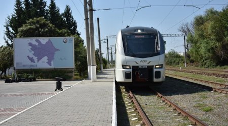 Gəncə–Mingəçevir–Ağstafa sərnişin qatarı fəaliyyətə başladı - FOTO