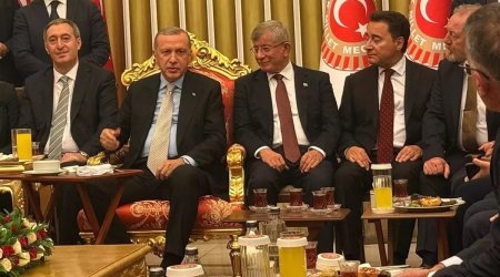 TBMM-də rezonans doğuran FOTOLAR - İllər sonra yanaşı oturdular