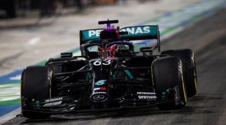 Rassel Formula 1 Sinqapur Qran Prisinin qalibi oldu