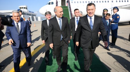 Qırğızıstan Prezidenti Azərbaycana GƏLDİ - FOTO