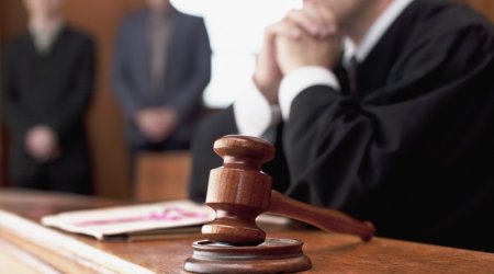 Arvadını öldürmək istəyən və qızına bıçaqla xəsarət yetirən şəxsə AĞIR CƏZA