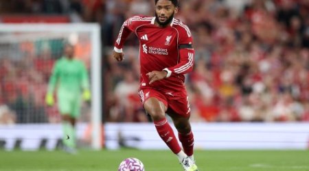 “Liverpul”un müdafiəçisi qış transferində komandadan GETMƏYƏCƏK