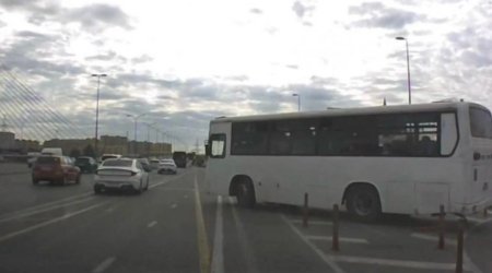 Avtobus sürücüsü sərnişinlərin həyatını təhlükəyə atdı - VİDEO