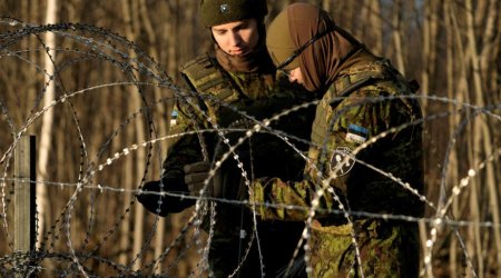 Estoniya sərhədində rus əsgərləri göründü - VİDEO