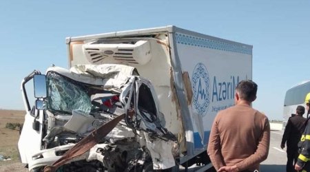 Hacıqabulda iki yük maşını toqquşdu - Ölən və yaralanan var - VİDEO