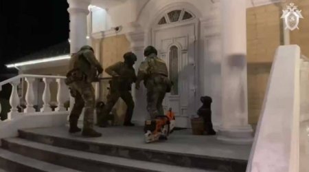 Rusiyada xüsusi təyinatlılar tikinti maqnatı Razim Abasovun villasında reyd keçirdi - FOTO