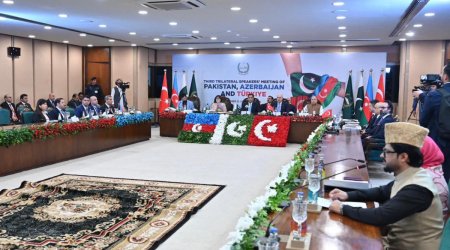 Azərbaycan-Pakistan-Türkiyə parlament sədrlərinin görüşü KEÇİRİLDİ - FOTO
