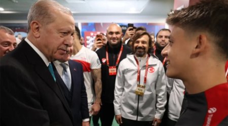 Ərdoğan Türkiyə millisinin futbolçularını belə təbrik etdi - VİDEO