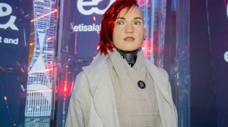 Robotlar insanlaşır: "Ameca" və "Nyra" - Təbii hərəkət, insana bənzər reaksiyalar