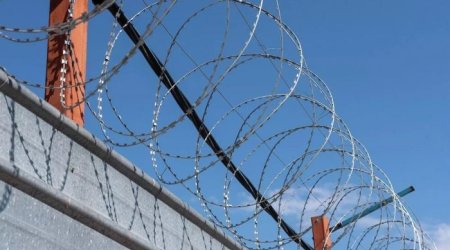 Həbsdəki oğluna tərliyin içərisində narkotik keçirmək istədi – FOTO