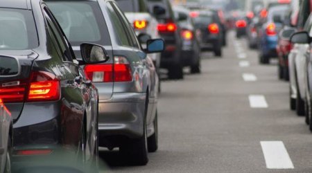 Paytaxtın bəzi yollarında sıxlıq var