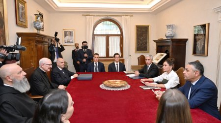 Birinci Xanım Müqəddəs Pavel Bazilikasının baş keşişi ilə görüşüb - FOTO