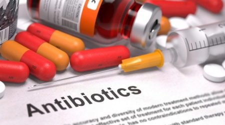 Kadr var, şərait yox? – Tibb müəssisələrində antibiotiklə bağlı qadağanın gerçək SƏBƏBİ