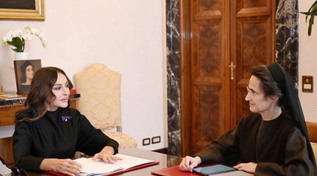 Birinci xanımın Vatikan şəhər-dövlətinin qubernatorluğunun prezidenti ilə görüşü olub - FOTO