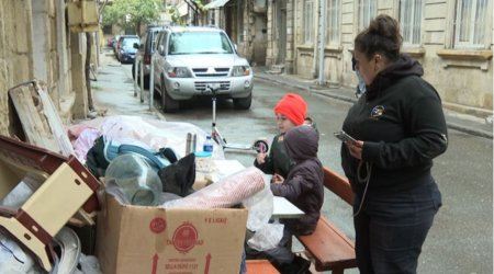 Dörd gündür küçədə gecələyən ailə aidiyyəti ünvana YERLƏŞDİRİLDİ