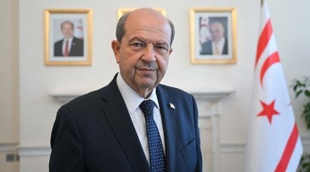 Ersin Tatar prezident seçkilərində qalib gələn rəqibini təbrik etdi