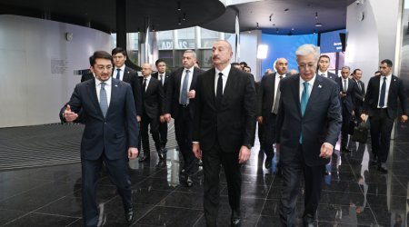 Prezidentlər Astanada Beynəlxalq Süni İntellekt Mərkəzində - FOTO