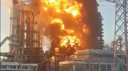 Slovakiyada Rusiya neftini emal edən zavodda YANĞIN OLDU