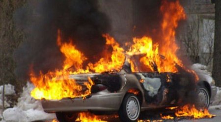 Bakıda avtomobil partladı - Xəsarət alan var