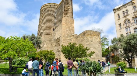 Azərbaycana yay mövsümündə gələn turistlərin sayı 5 %-dən çox azalıb