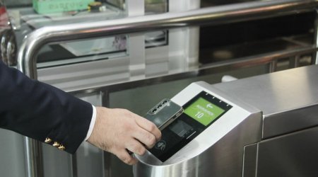 Bakı metrosunda artıq tələbə kartları da İŞLƏYİR – Bəs güzəştlər TƏTBİQ olunacaq? - VİDEO