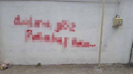 Vətəndaşdan qəribə etiraz - Adlarını dəyişib divara yazdı