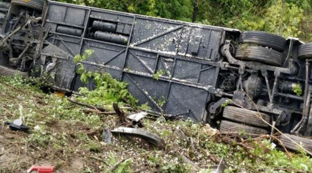 Ermənistanda sərnişin avtobusu aşdı: 18 yaralı var - VİDEO