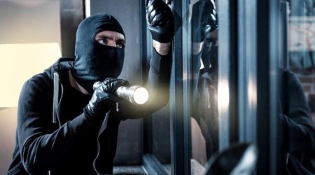 Oğurladığı pulla xarici ölkələrə istirahətə gedən şəxs HƏBS EDİLDİ - FOTO/VİDEO