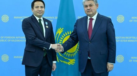 Qazaxıstanın Azərbaycandakı səfiri təltif edildi – FOTO