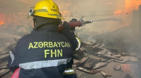 SON DƏQİQƏ! Bakıda restoran YANIR