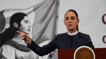 Bir kişi küçədə Meksikanın qadın prezidentini öpmək istədi – ANBAAN VİDEO