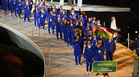 Azərbaycan nümayəndə heyəti İslamiadada paraddan birinci KEÇDİ - FOTO