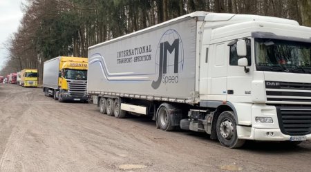 Litva Belarusda yük maşınlarının dayanması səbəbindən yaranan zərərlərə görə kompensasiya TƏLƏB EDİR