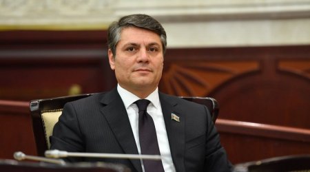 Zəfərin təntənəsi – Konstitusiya və suverenlik